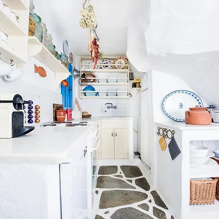 Exquisite Estate, Serene Environment Nyaraló Léfkesz